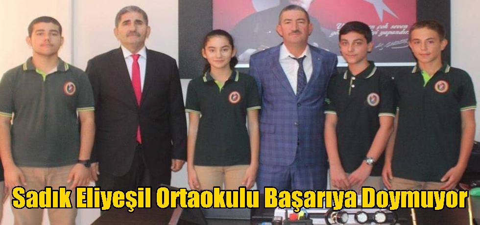 Sadık Eliyeşil Ortaokulu Başarıya Doymuyor